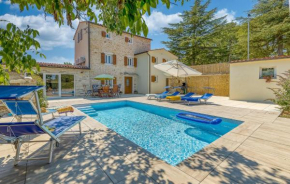 Gorgeous Home In Kanfanar With Private Swimming Pool, Can Be Inside Or Outside